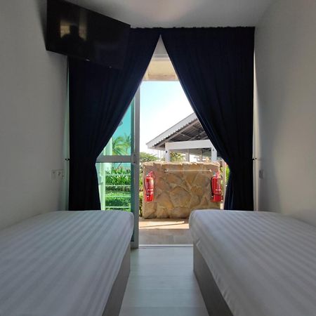 Solesor Kampong Beach Resort بورت ديكسون المظهر الخارجي الصورة