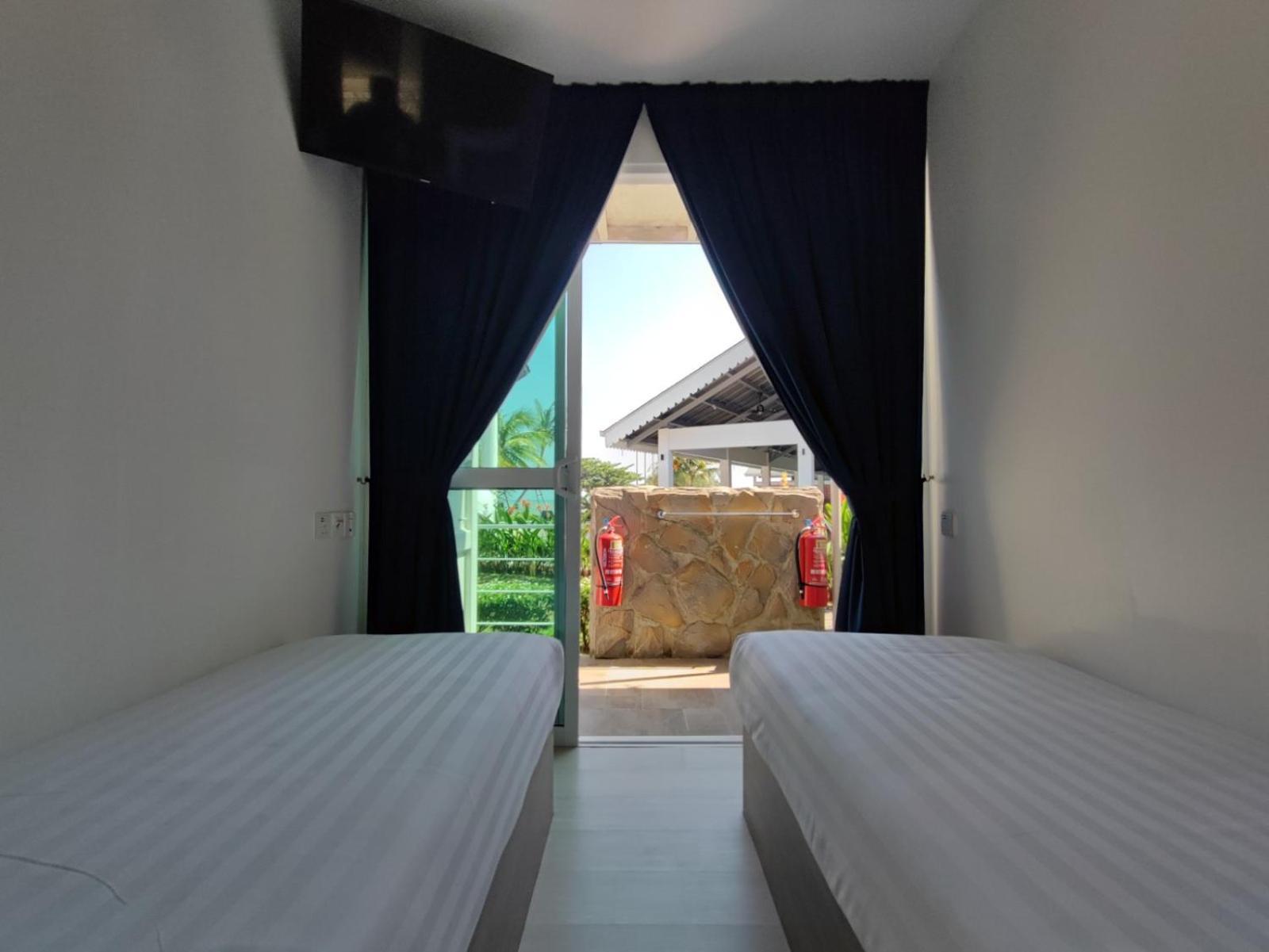 Solesor Kampong Beach Resort بورت ديكسون المظهر الخارجي الصورة